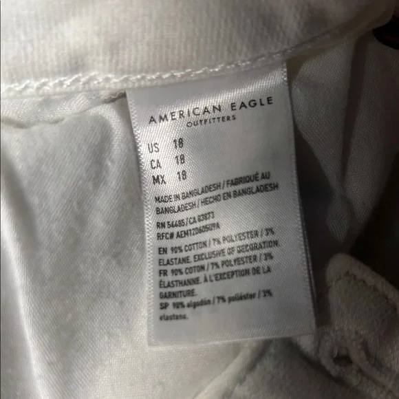 AE Size 18 White Distressed Women Shorts - Picture 4 of 5